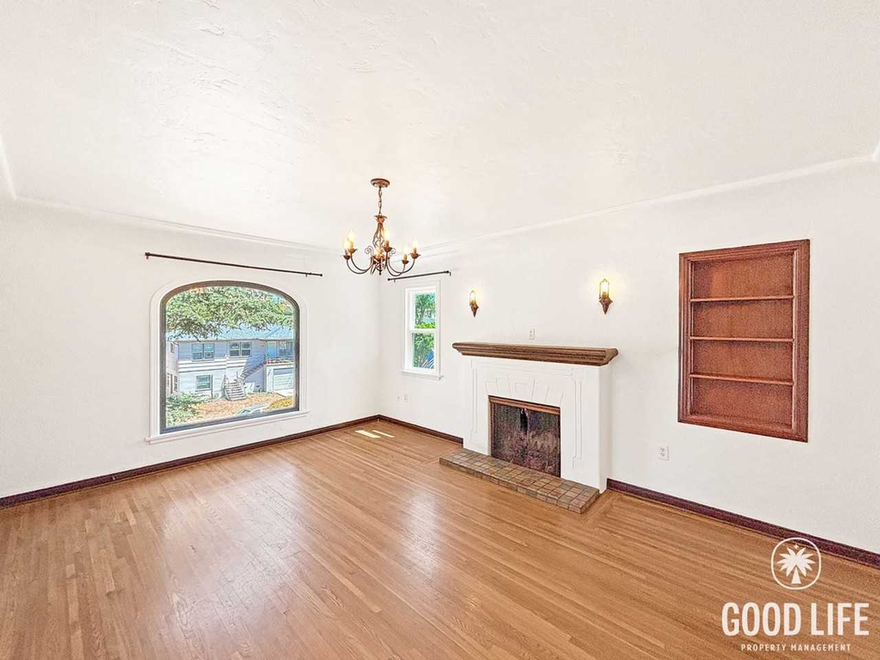 4696 Esther St - Photo 6 of 41