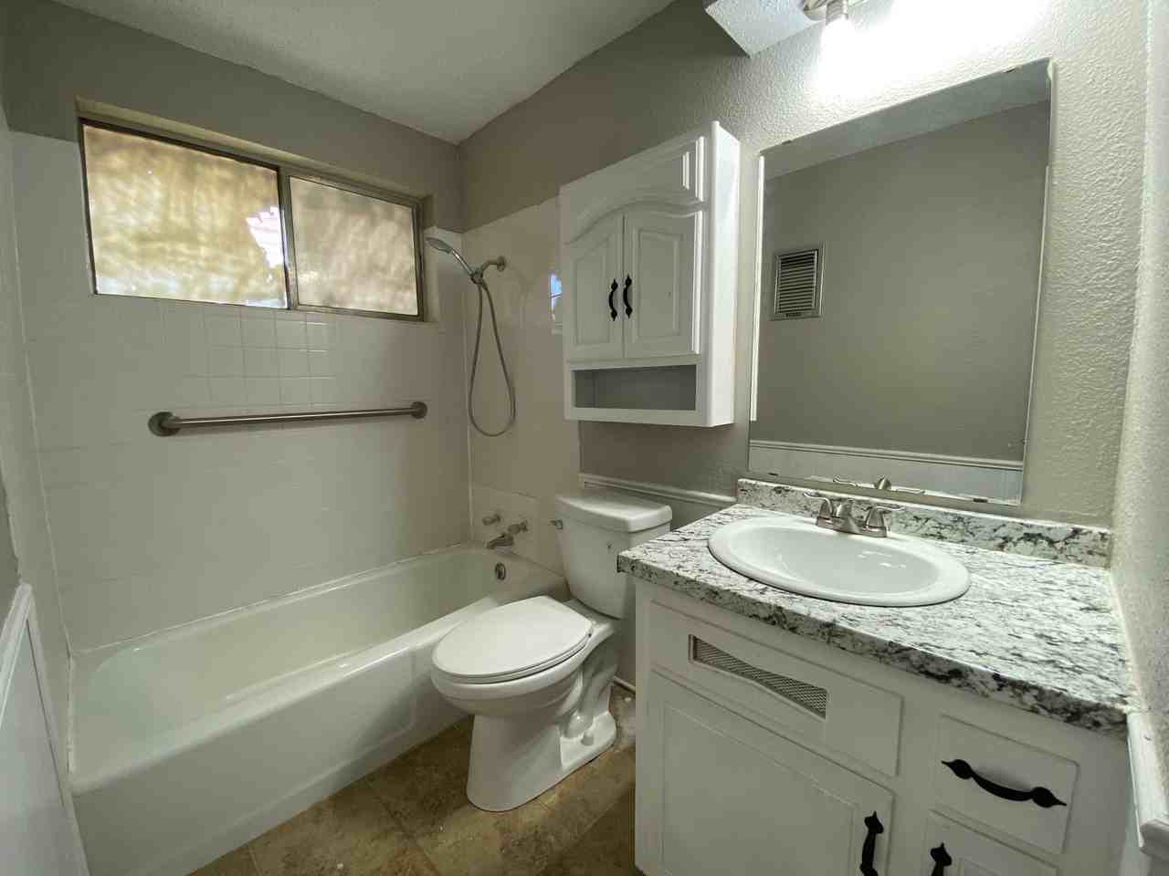 4009 Se 46th St - Photo 5 of 14