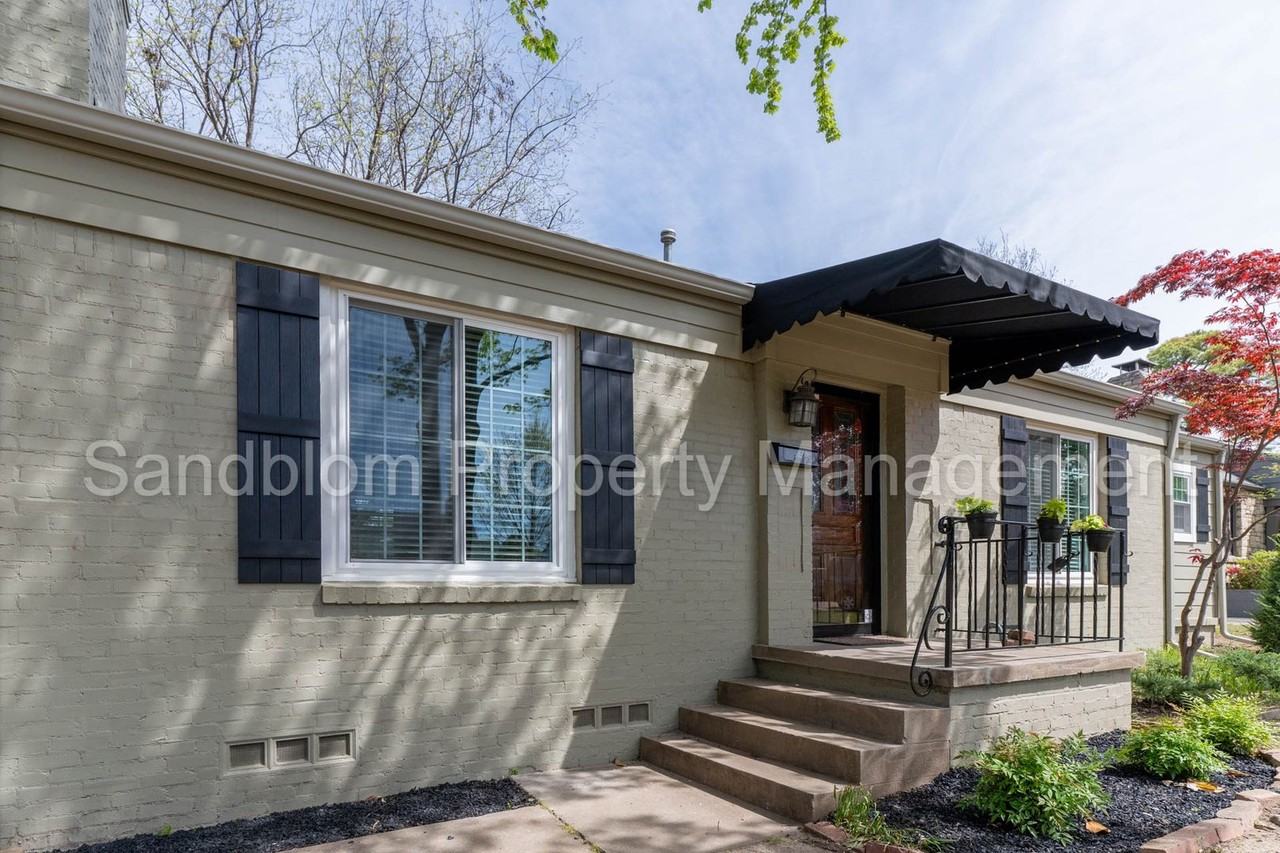 2421 E 18th St - Photo 3 of 20