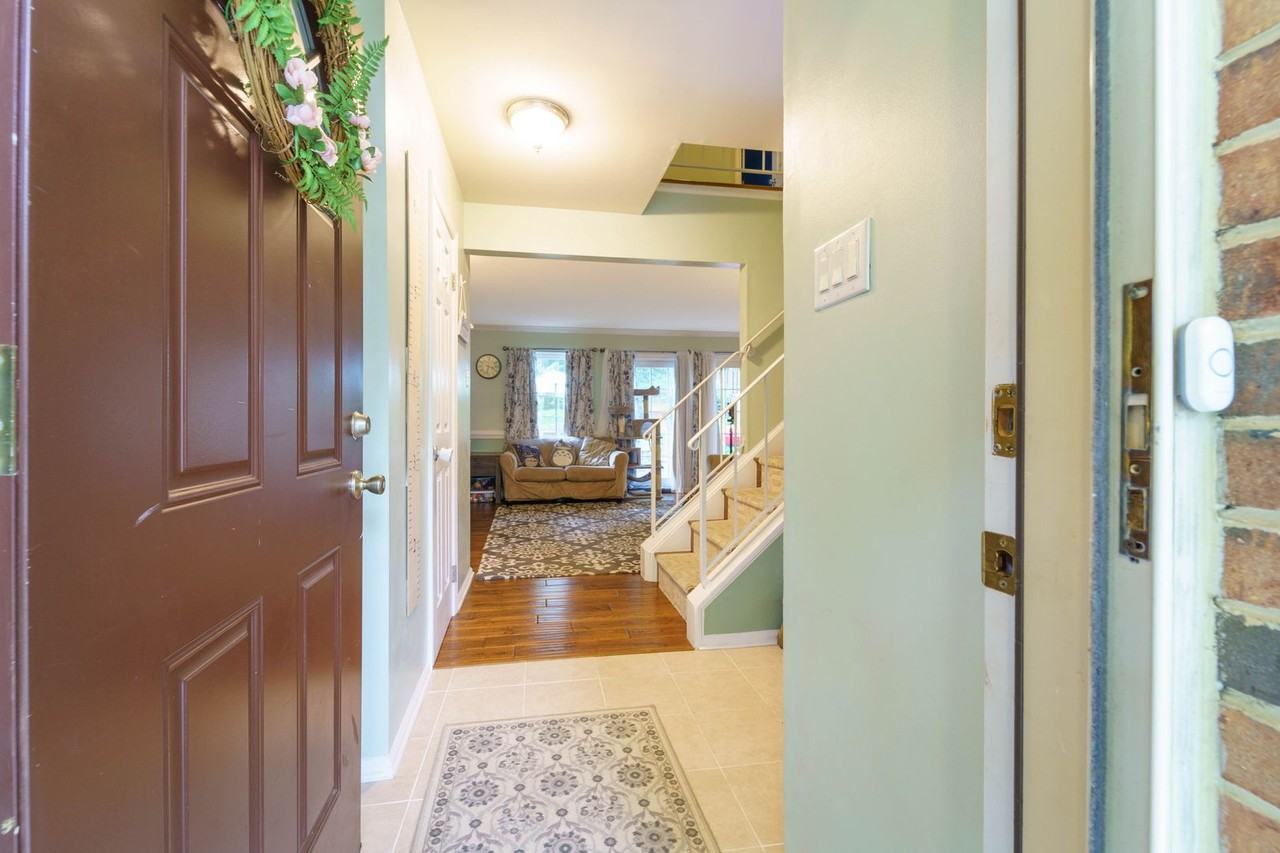 10002 Hemlock Woods Ln - Photo 3 of 36