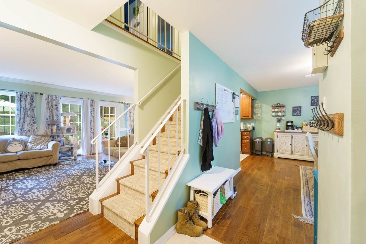 10002 Hemlock Woods Ln - Photo 4 of 36