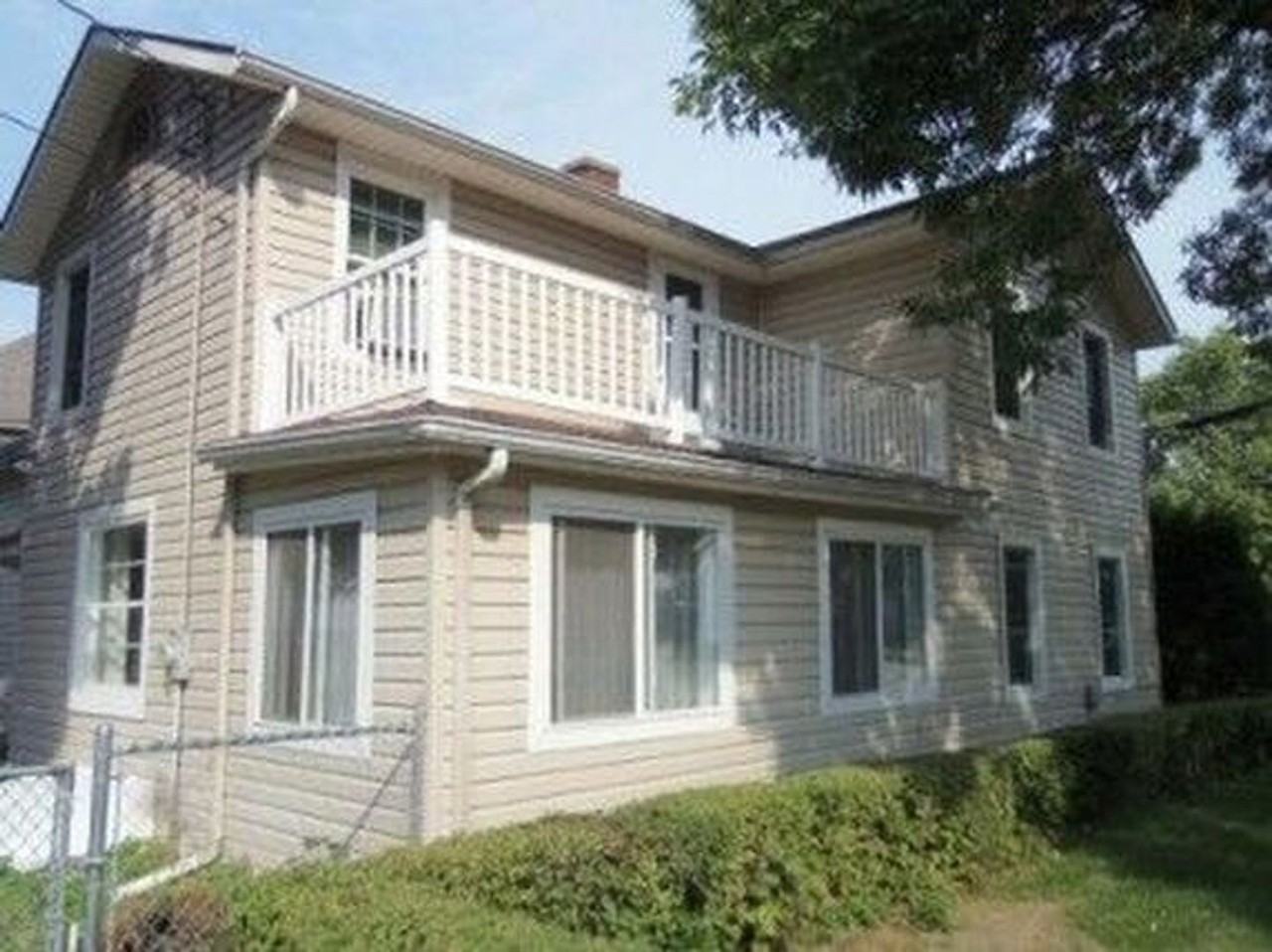 403 W Racine St - Photo 2 of 6
