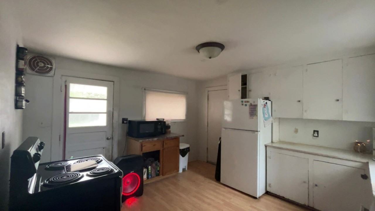 403 W Racine St - Photo 4 of 6