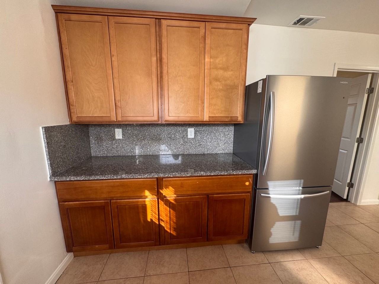 285 Sunset Blvd - Photo 6 of 18