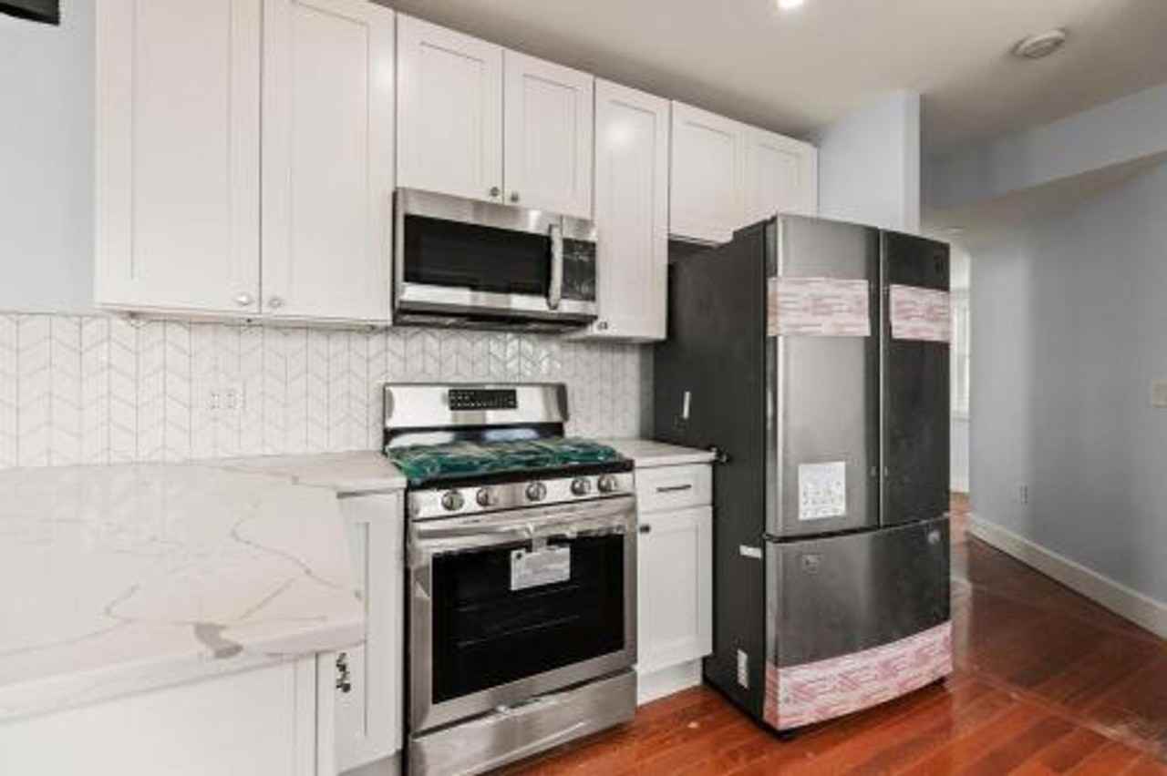 1008 Winthrop Ave - Photo 4 of 18