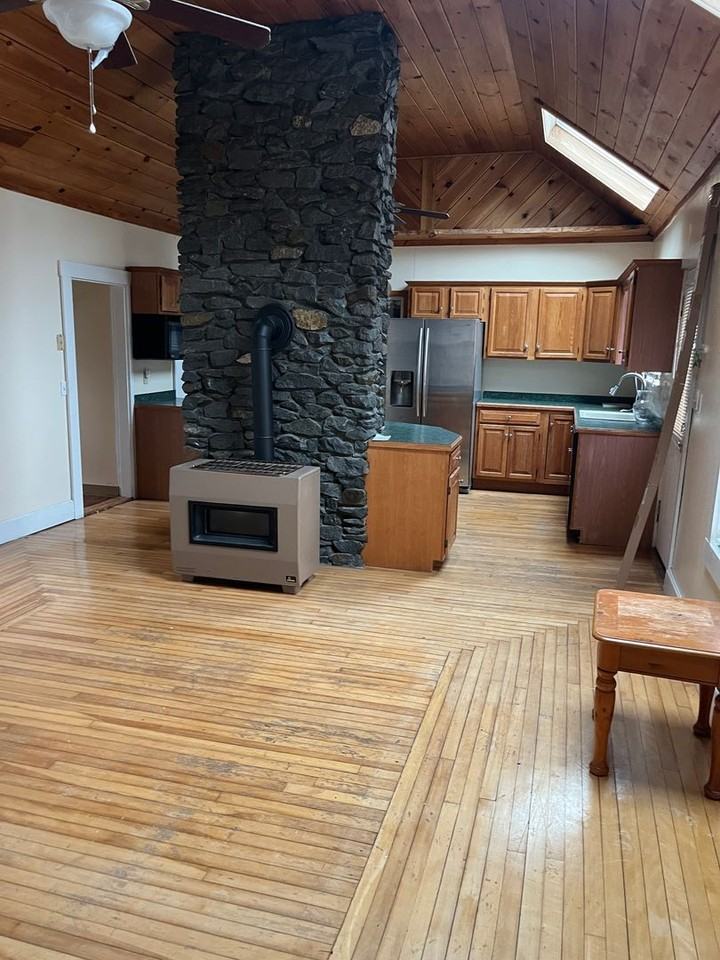 31 Oak St #1 - Photo 2 of 25