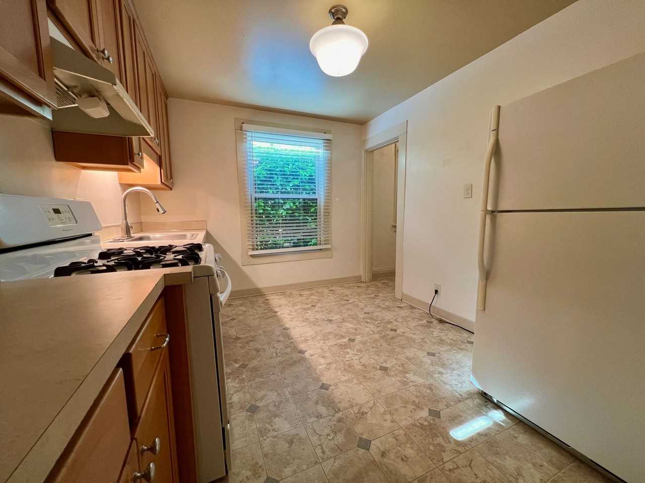 2222 Nw Johnson St - Photo 7 of 19