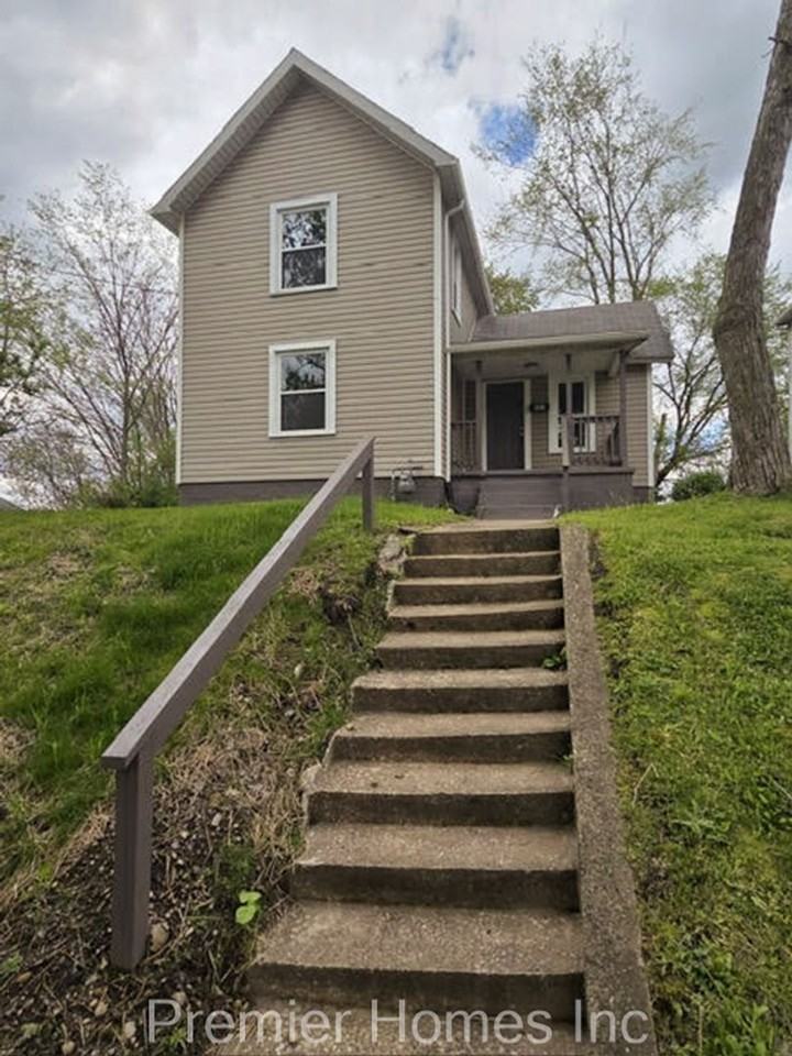 601 Hartford Ave Se - Photo 2 of 14