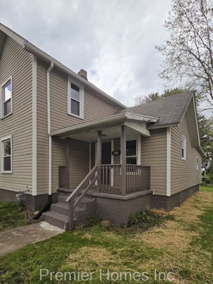 601 Hartford Ave Se - Photo 3 of 14