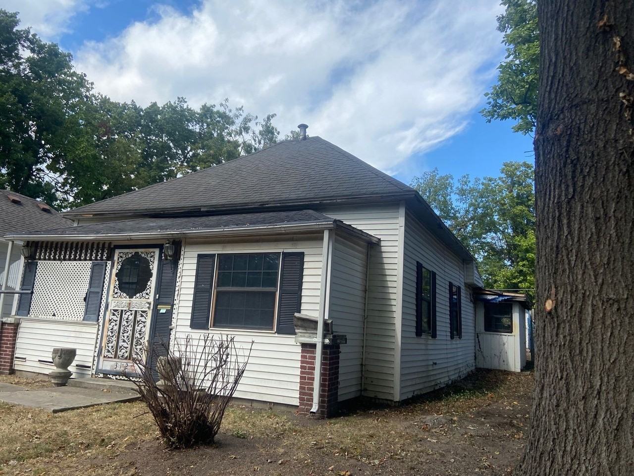 312 W Martin St - Photo 2 of 28