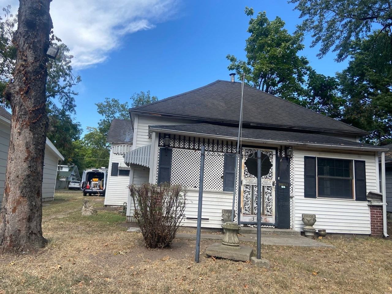 312 W Martin St - Photo 3 of 28