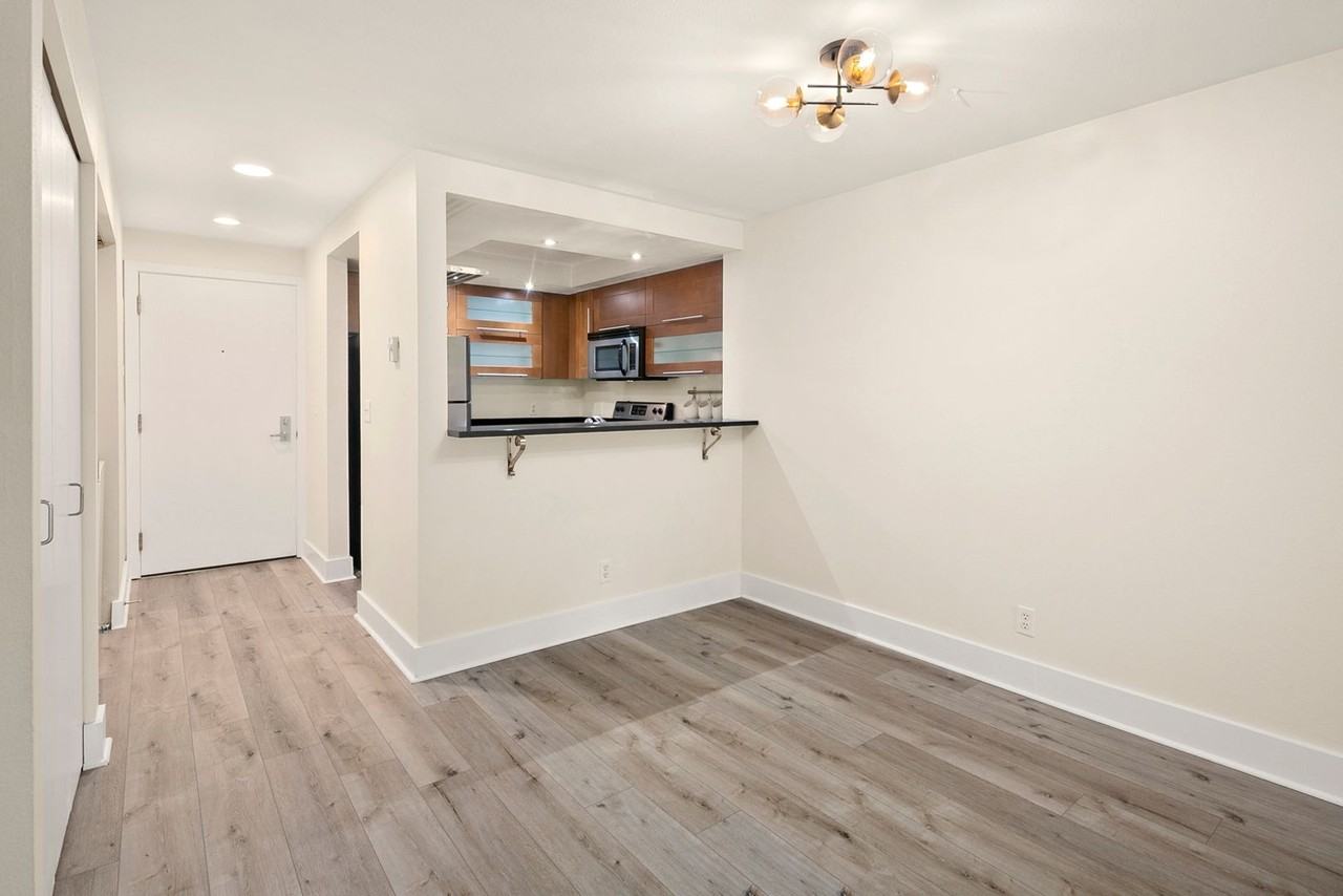 7323 Sand Point Way Ne #103 - Photo 5 of 19