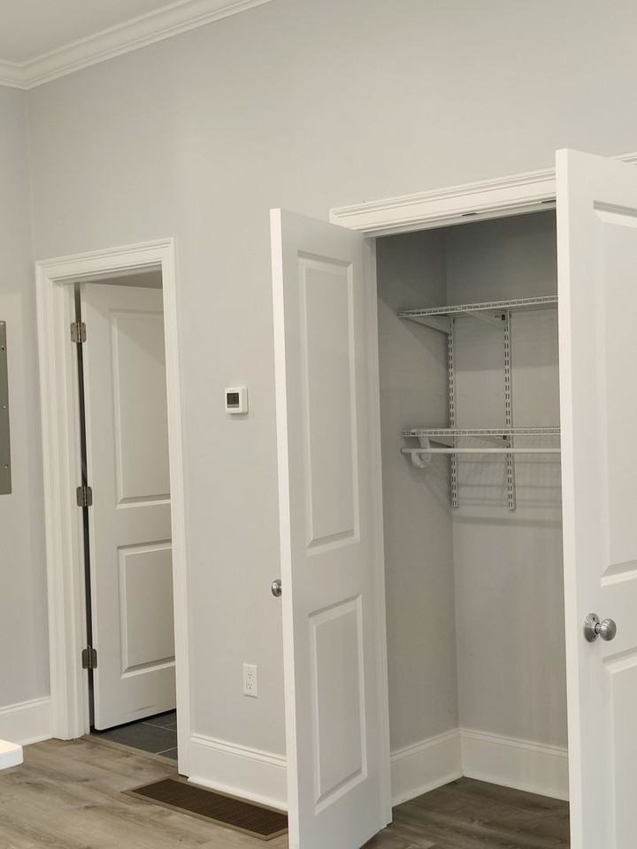 135 Franklin St - Photo 3 of 20