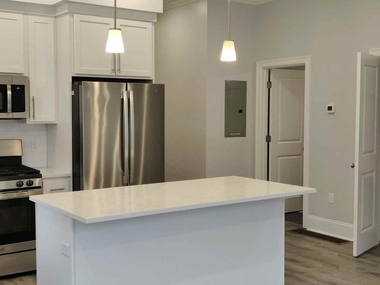 135 Franklin St - Photo 4 of 20