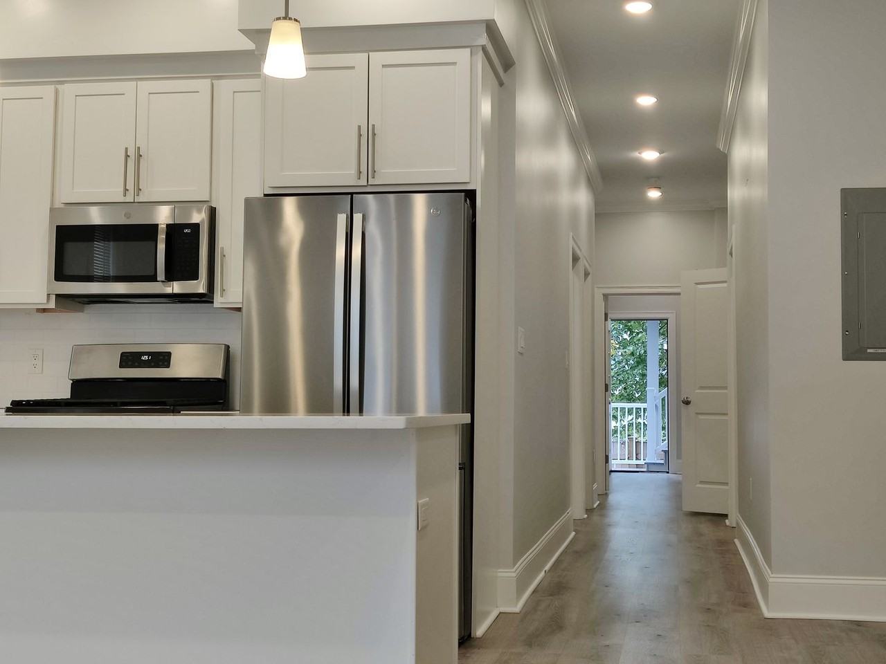 135 Franklin St - Photo 5 of 20