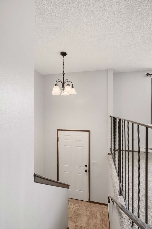 2705 N Robie Ct - Photo 2 of 34