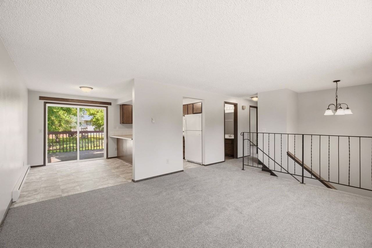 2705 N Robie Ct - Photo 5 of 34