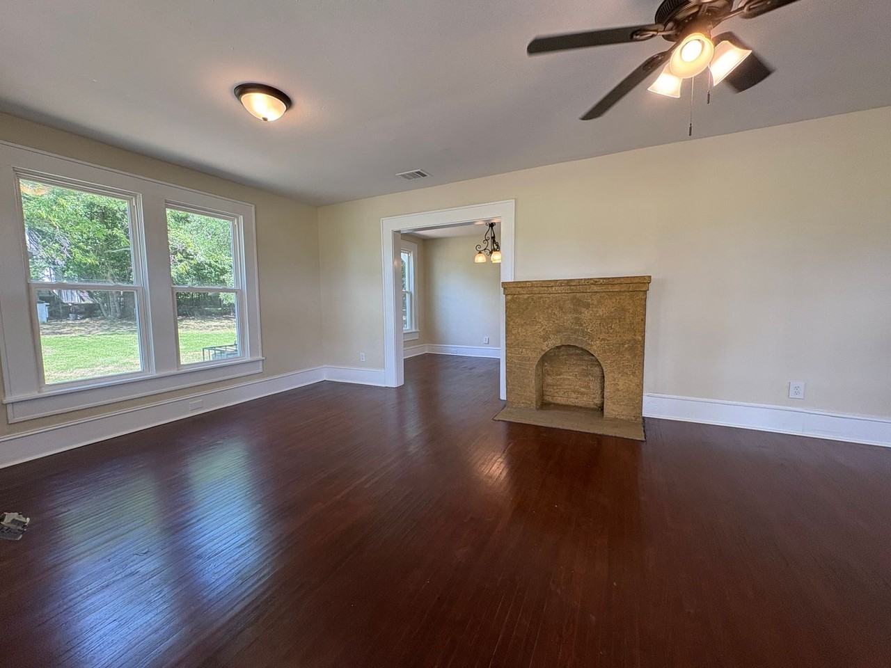 2134 Queens Hwy - Photo 6 of 23