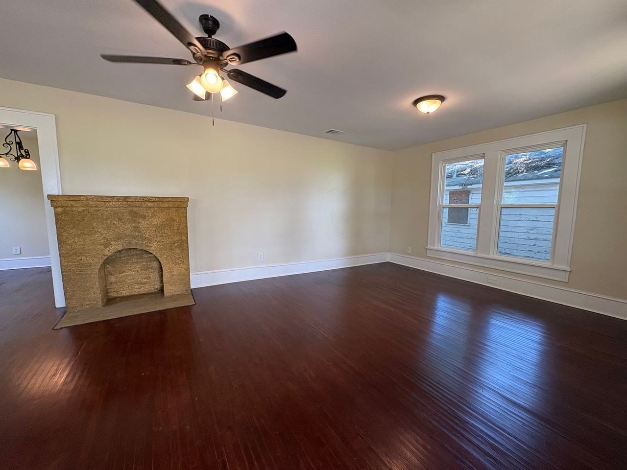 2134 Queens Hwy - Photo 7 of 23