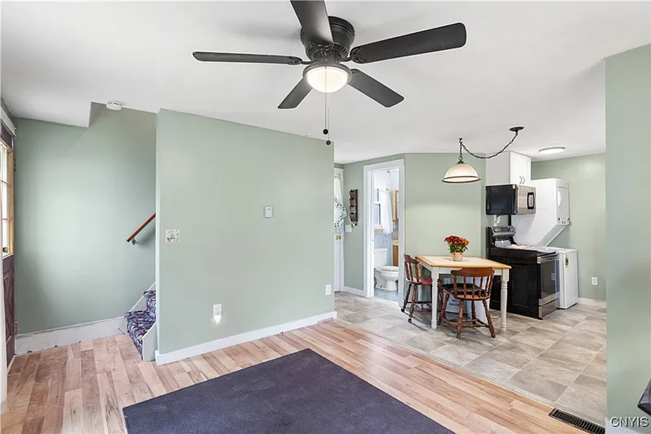414 Broadwell Ave - Photo 4 of 15