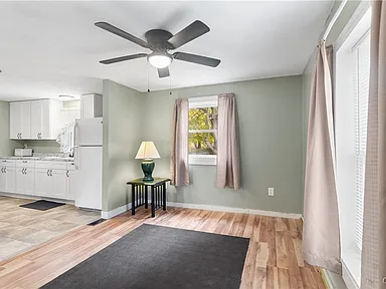 414 Broadwell Ave - Photo 5 of 15