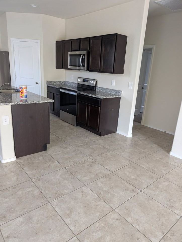 1831 W Broadway Ave - Photo 3 of 31