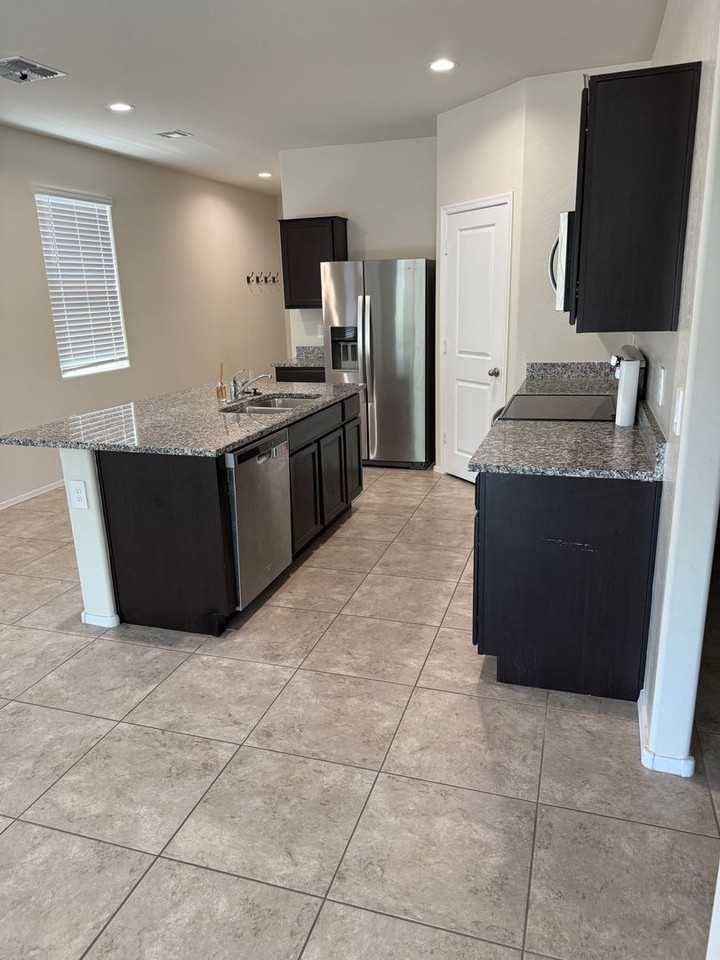1831 W Broadway Ave - Photo 5 of 31