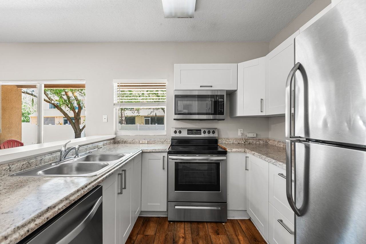 1304 Denman Ct - Photo 5 of 16