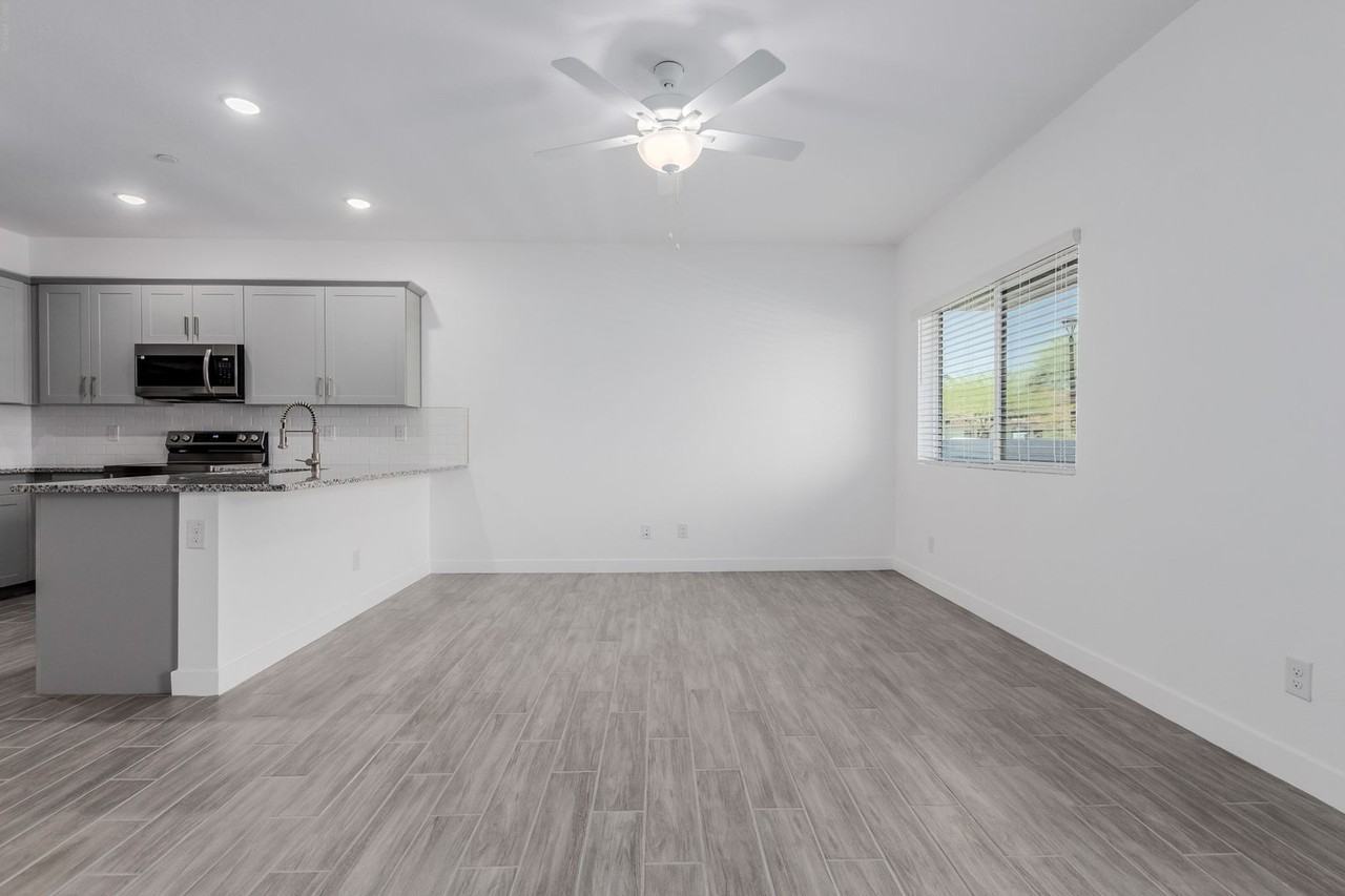 1318 S 105th Pl - Photo 6 of 28