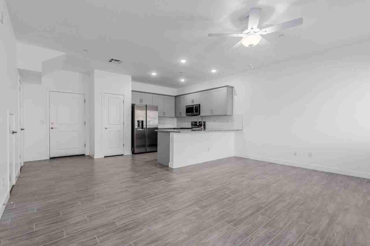 1318 S 105th Pl - Photo 7 of 28