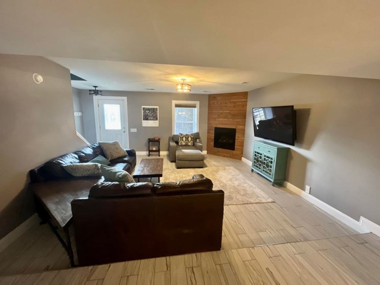 1117 Broad St - Photo 3 of 31