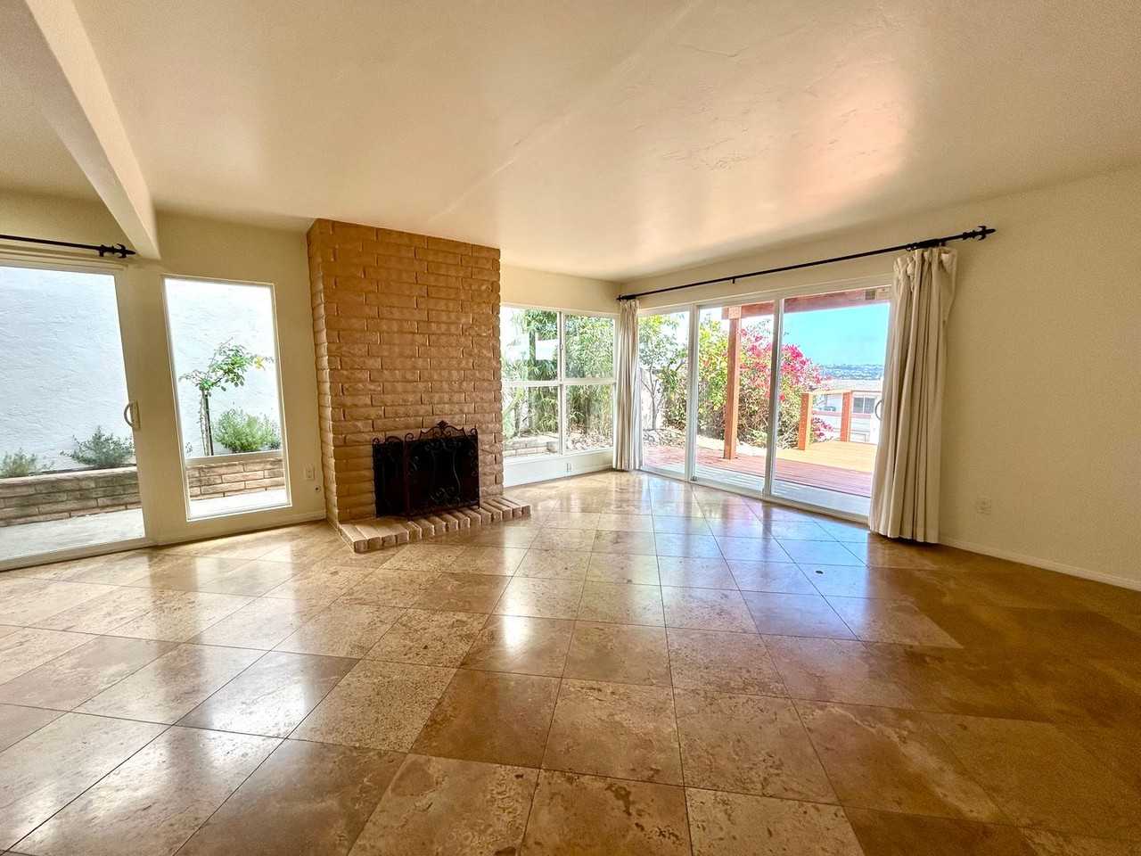 2461 Geranium St - Photo 4 of 34