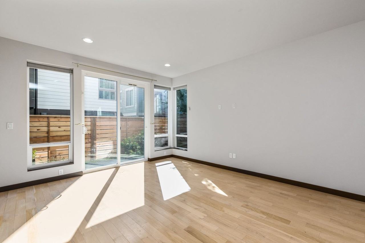 1519 Nw 64th St - Photo 3 of 39