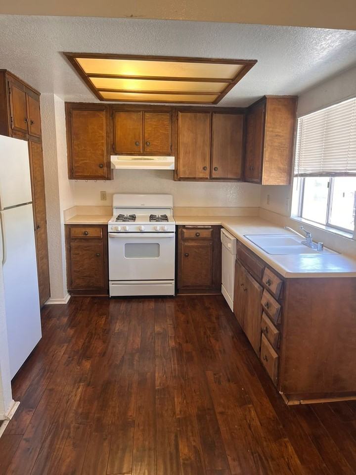 3969 Genevieve St - Photo 3 of 4