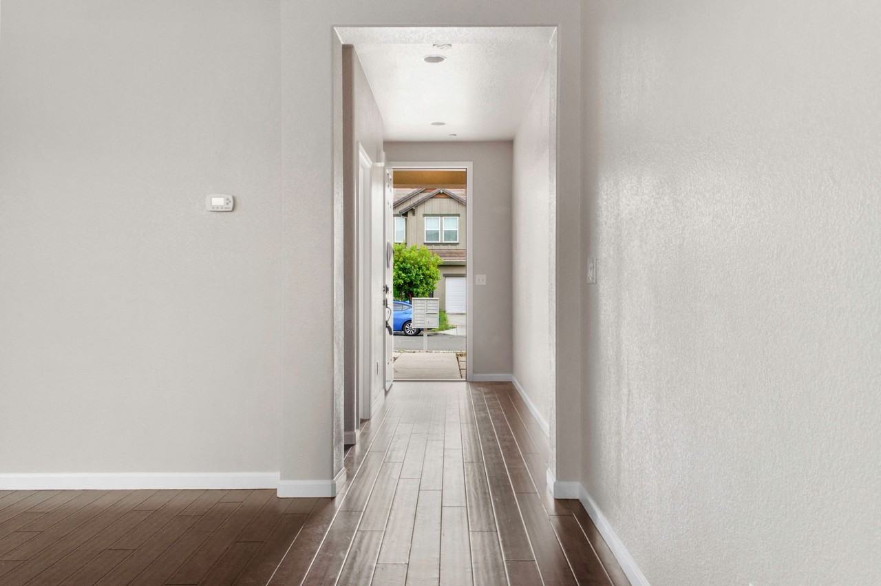 3249 Torrance Ave - Photo 4 of 38
