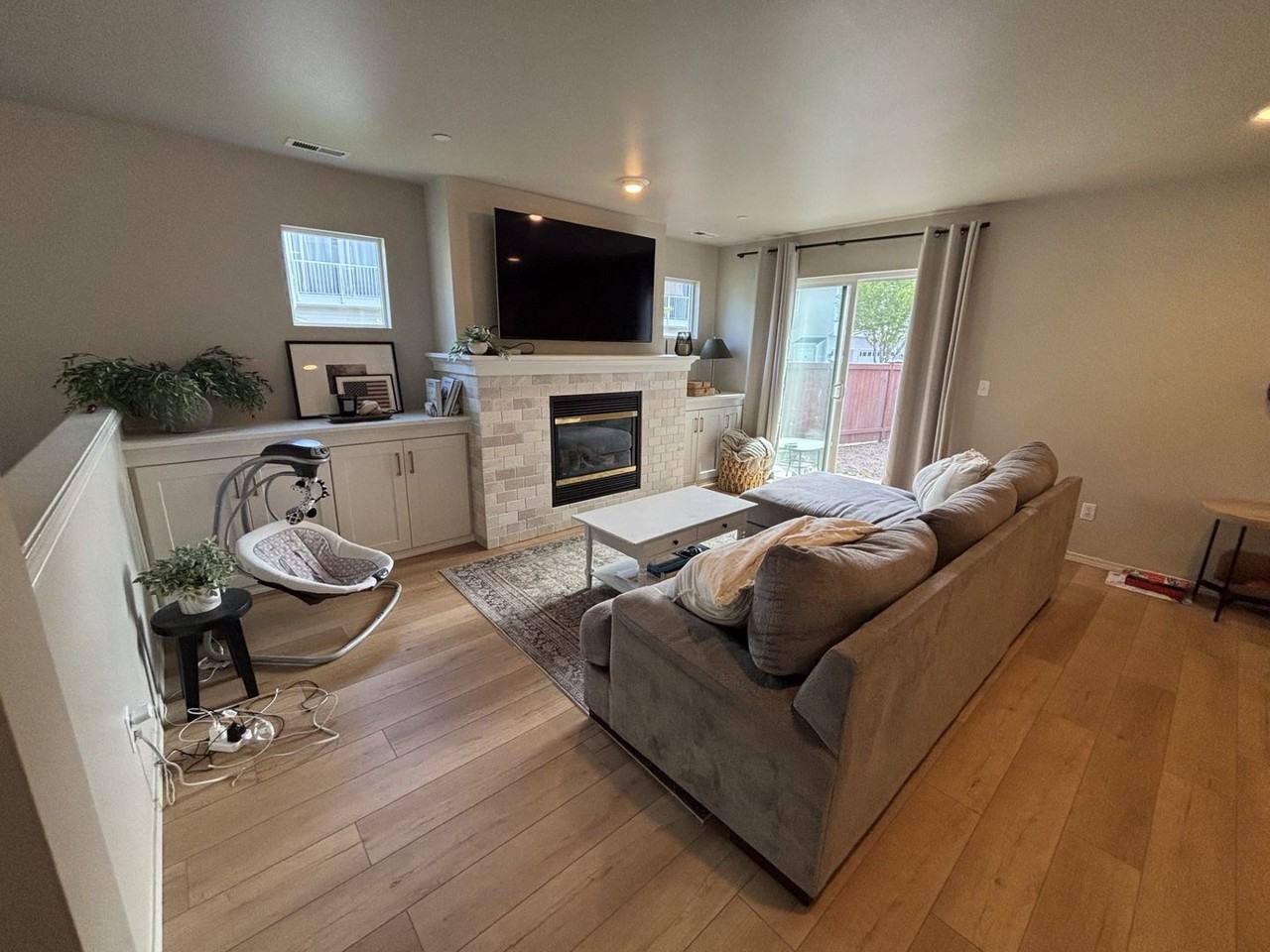 1319 Hudson St - Photo 3 of 20