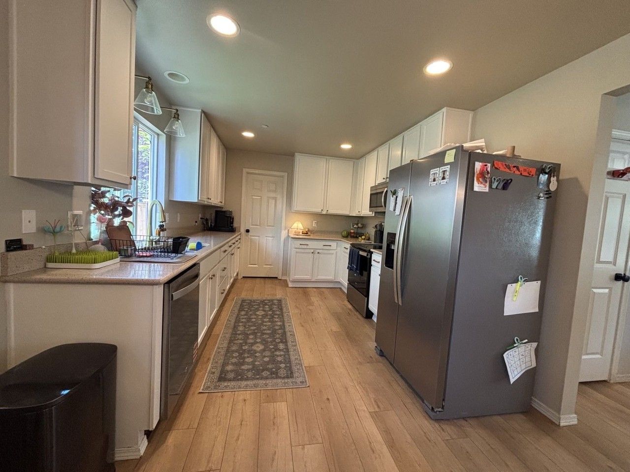1319 Hudson St - Photo 6 of 20