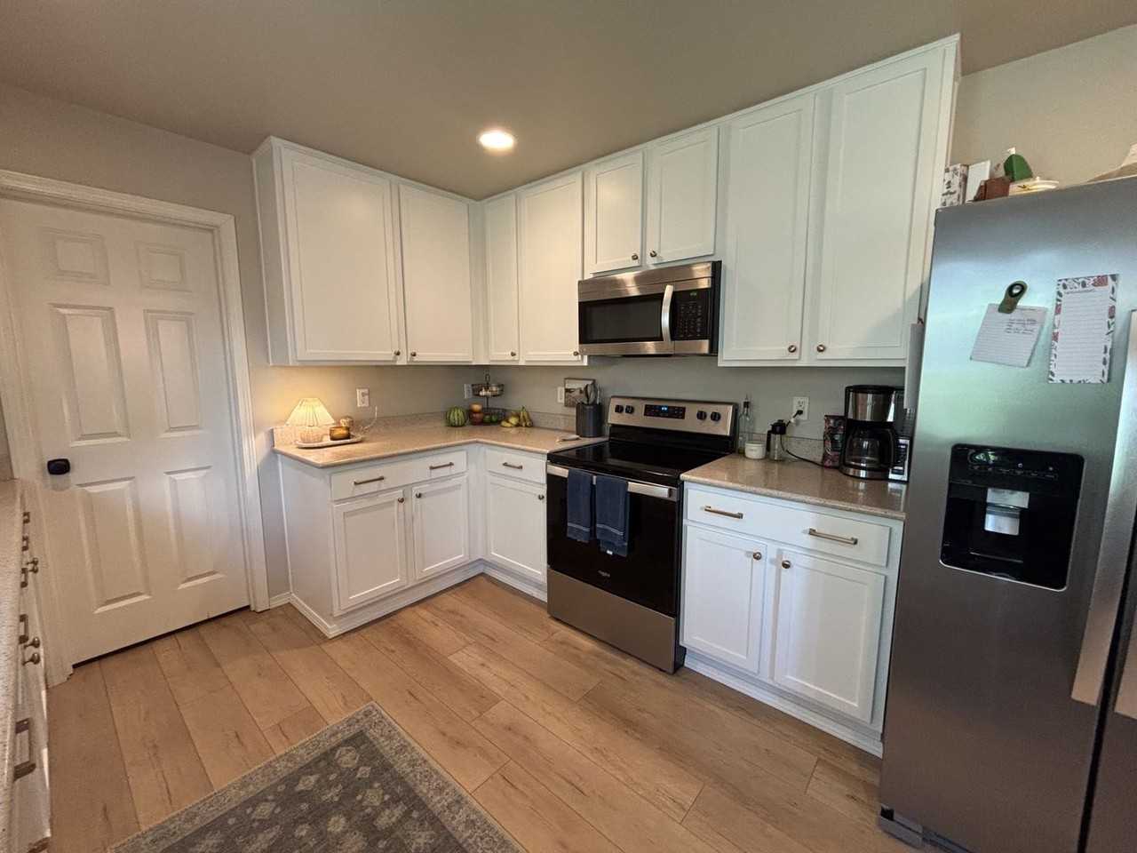 1319 Hudson St - Photo 7 of 20