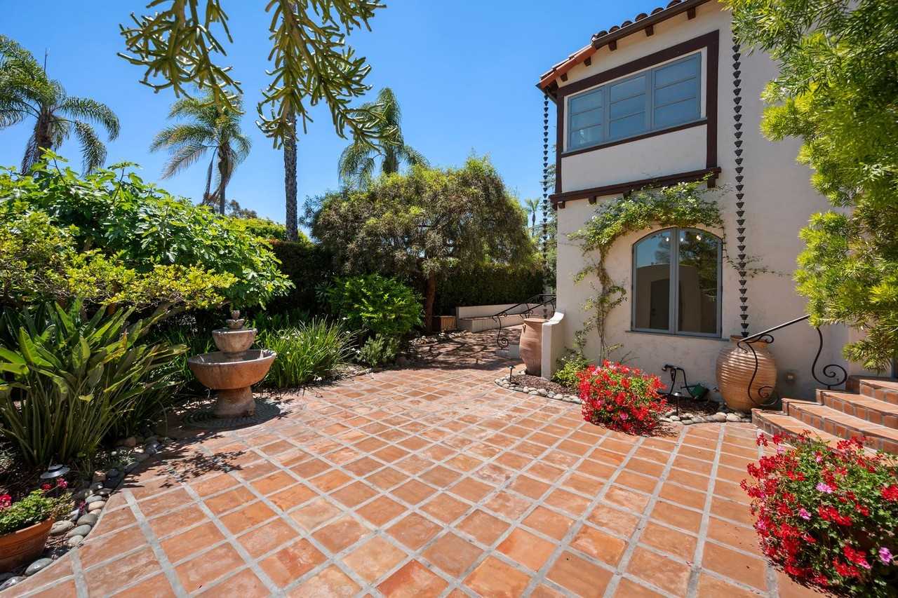 5302 E Palisades Rd - Photo 5 of 47