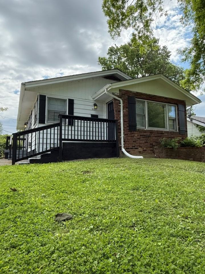 3337 Houston St - Photo 2 of 22