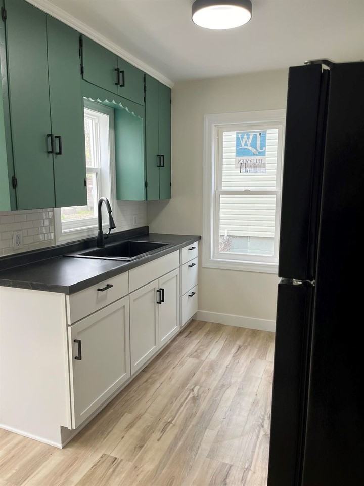 3323 N 40th St - Photo 4 of 13