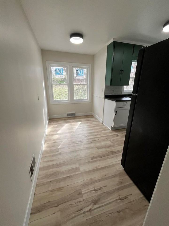3323 N 40th St - Photo 6 of 13