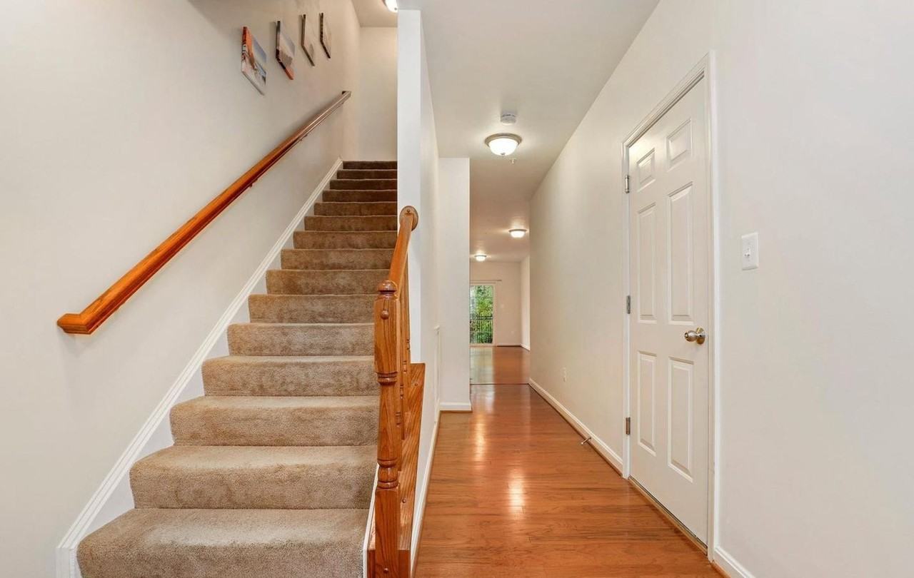 653 Tivoli Rd - Photo 2 of 31