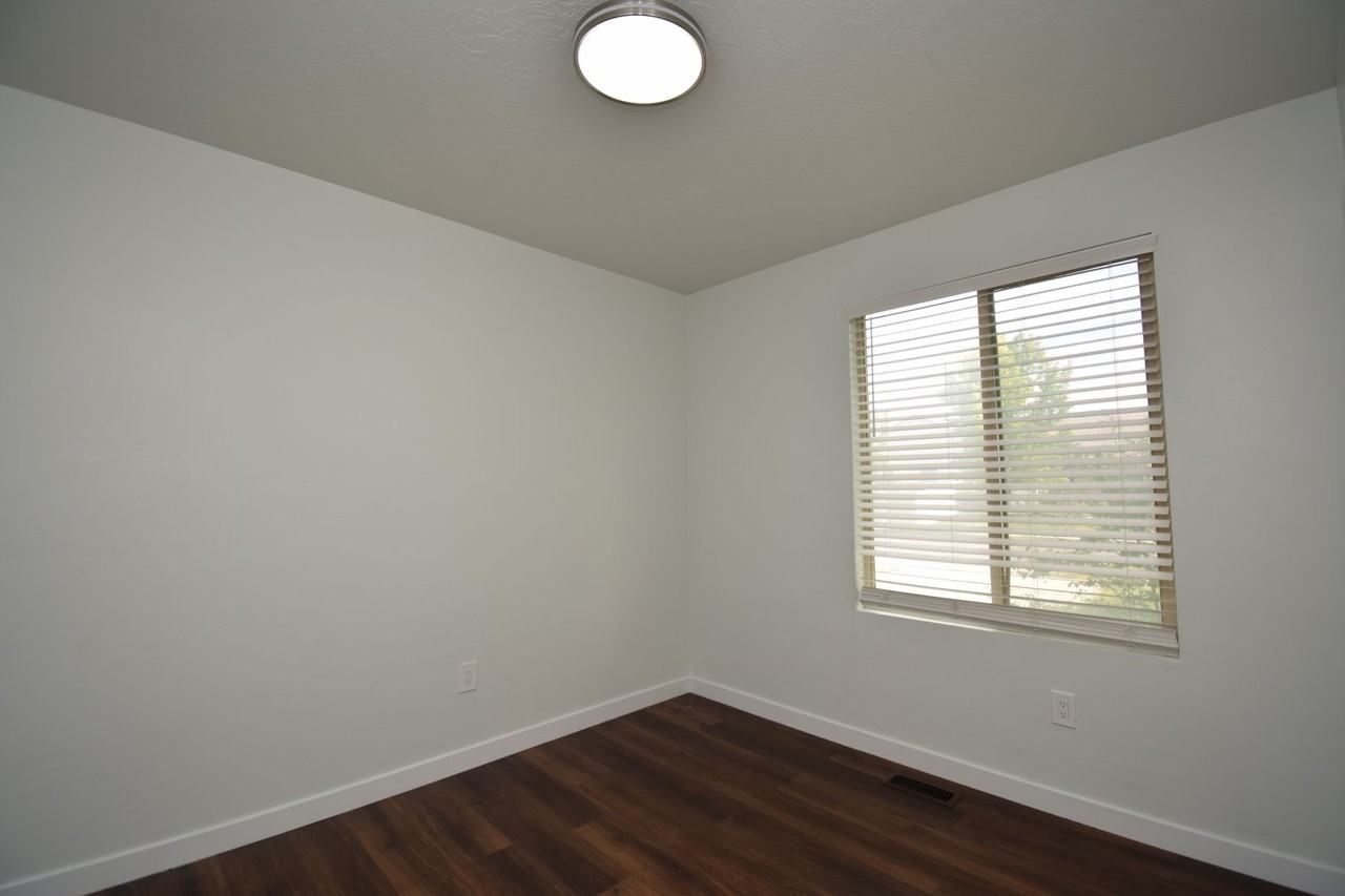 7934 W Marwari Rd - Photo 7 of 33