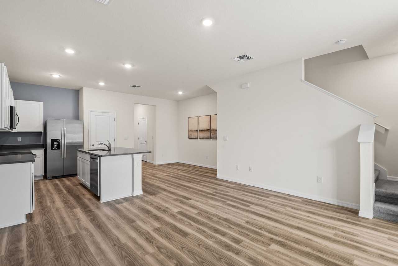11028 Crescent Deer Dr - Photo 7 of 19