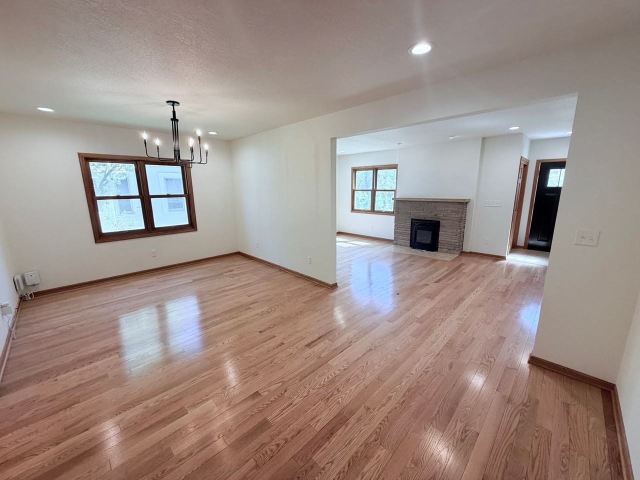 2109 Saint Anthony Pkwy - Photo 6 of 45