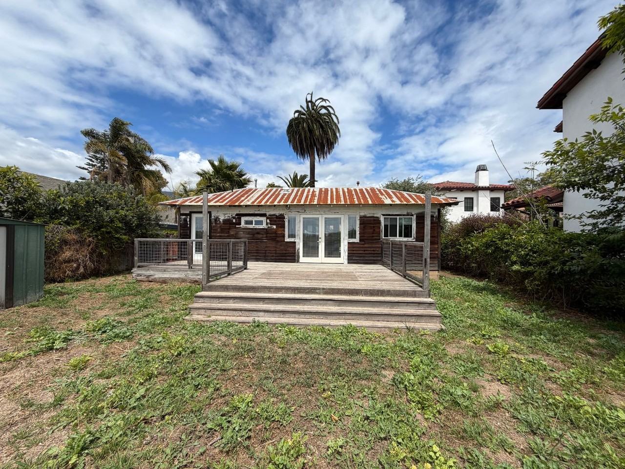 4253 Carpinteria Ave #B - Photo 3 of 14