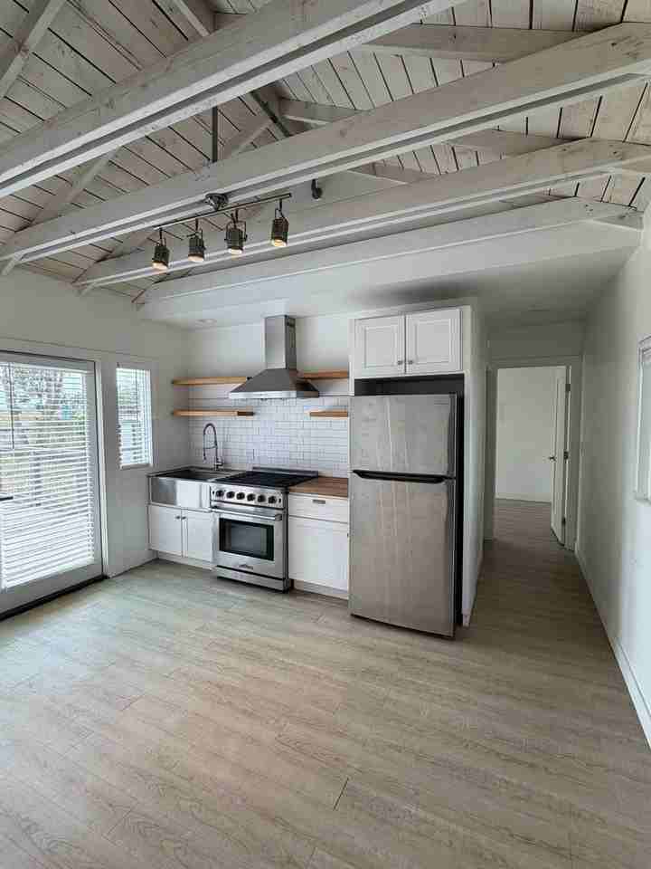 4253 Carpinteria Ave #B - Photo 6 of 14