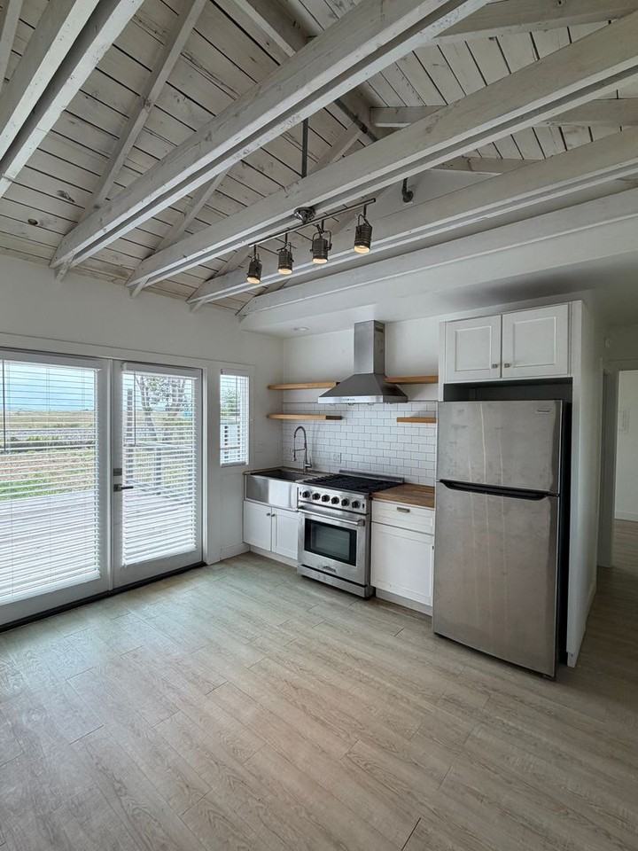 4253 Carpinteria Ave #B - Photo 7 of 14