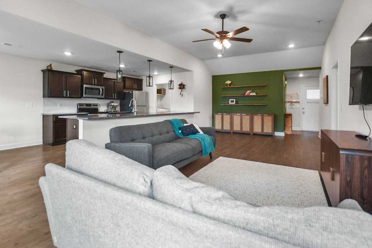 209 Clark Rd - Photo 4 of 18
